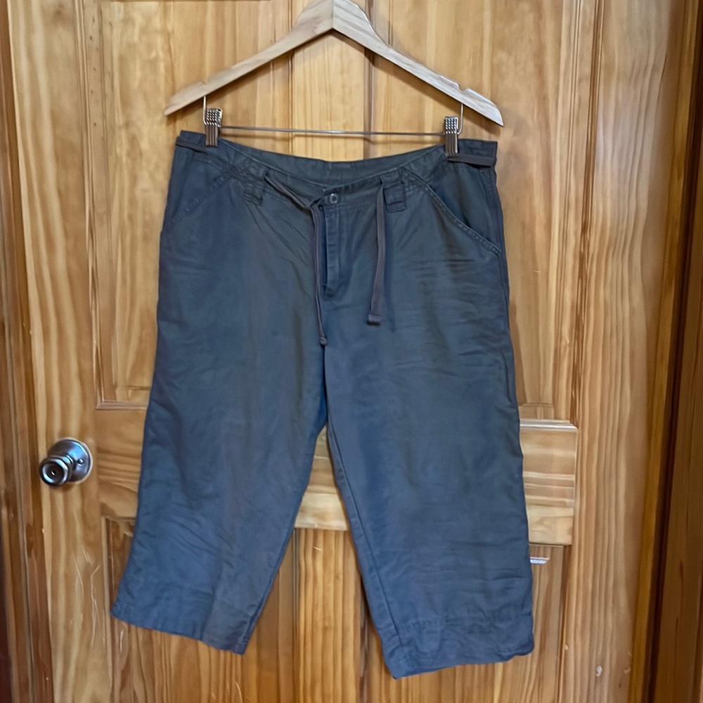 Columbia Woman’s Capris Size 12